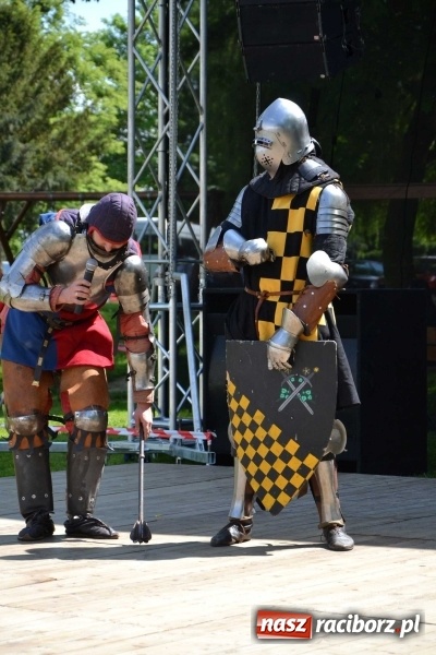 Zdjęcie w galerii na portalu naszraciborz.pl: Udana majówka pod zamkiem w Chałupkach wiadomości z regionu