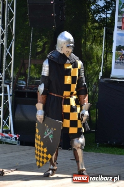 Zdjęcie w galerii na portalu naszraciborz.pl: Udana majówka pod zamkiem w Chałupkach wiadomości z regionu