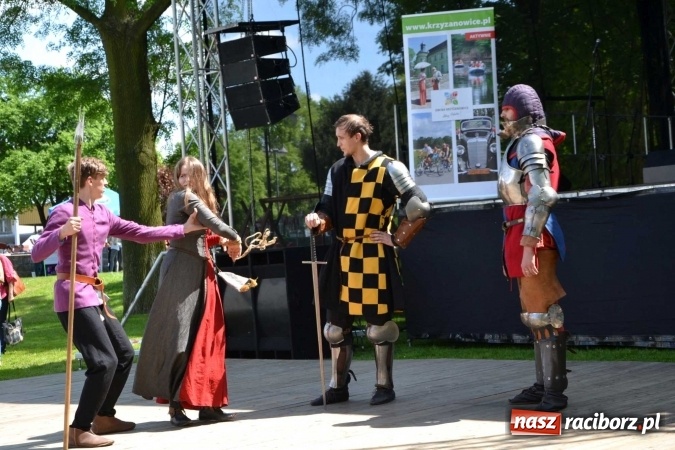 Zdjęcie w galerii na portalu naszraciborz.pl: Udana majówka pod zamkiem w Chałupkach wiadomości z regionu