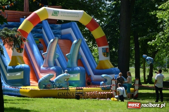 Zdjęcie w galerii na portalu naszraciborz.pl: Udana majówka pod zamkiem w Chałupkach wiadomości z regionu