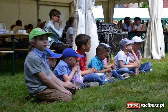 Zdjęcie w galerii na portalu naszraciborz.pl: Udana majówka pod zamkiem w Chałupkach wiadomości z regionu