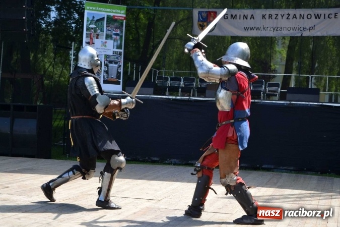 Zdjęcie w galerii na portalu naszraciborz.pl: Udana majówka pod zamkiem w Chałupkach wiadomości z regionu