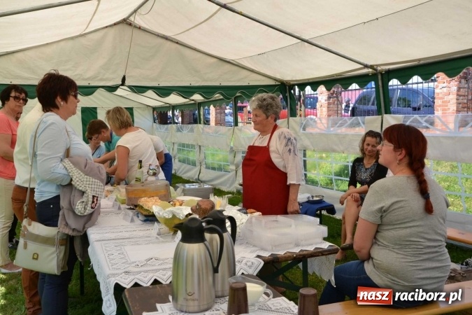 Zdjęcie w galerii na portalu naszraciborz.pl: Udana majówka pod zamkiem w Chałupkach wiadomości z regionu