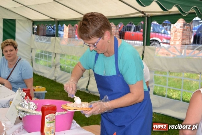 Zdjęcie w galerii na portalu naszraciborz.pl: Udana majówka pod zamkiem w Chałupkach wiadomości z regionu