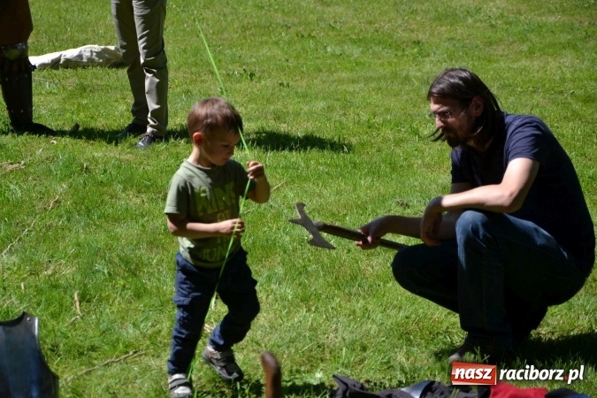 Zdjęcie w galerii na portalu naszraciborz.pl: Udana majówka pod zamkiem w Chałupkach wiadomości z regionu
