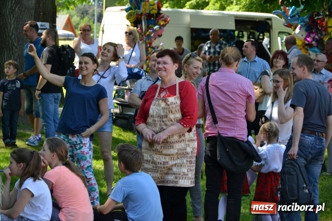 Zdjęcie w galerii na portalu naszraciborz.pl: Udana majówka pod zamkiem w Chałupkach wiadomości z regionu