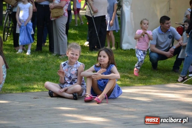 Zdjęcie w galerii na portalu naszraciborz.pl: Udana majówka pod zamkiem w Chałupkach wiadomości z regionu