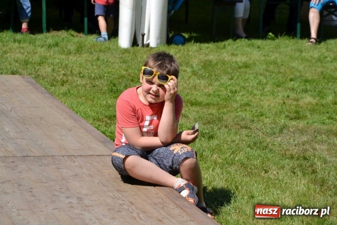 Zdjęcie w galerii na portalu naszraciborz.pl: Udana majówka pod zamkiem w Chałupkach wiadomości z regionu