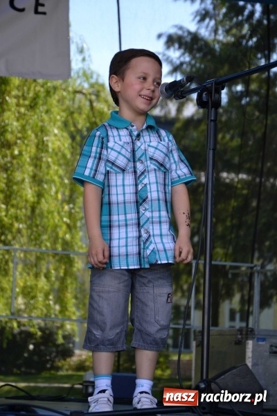 Zdjęcie w galerii na portalu naszraciborz.pl: Udana majówka pod zamkiem w Chałupkach wiadomości z regionu