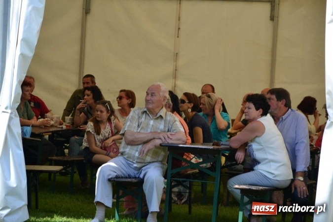 Zdjęcie w galerii na portalu naszraciborz.pl: Udana majówka pod zamkiem w Chałupkach wiadomości z regionu