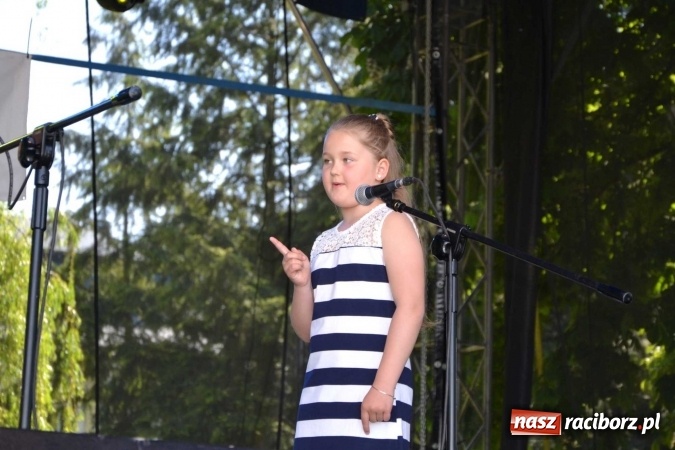 Zdjęcie w galerii na portalu naszraciborz.pl: Udana majówka pod zamkiem w Chałupkach wiadomości z regionu