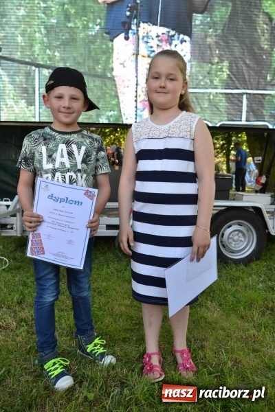 Zdjęcie w galerii na portalu naszraciborz.pl: Udana majówka pod zamkiem w Chałupkach wiadomości z regionu