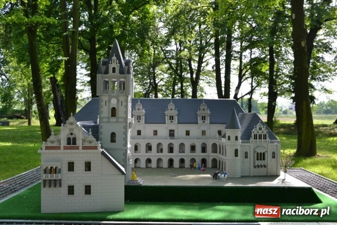Zdjęcie w galerii na portalu naszraciborz.pl: Udana majówka pod zamkiem w Chałupkach wiadomości z regionu