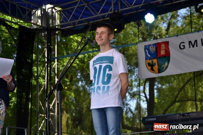 Zdjęcie w galerii na portalu naszraciborz.pl: Udana majówka pod zamkiem w Chałupkach wiadomości z regionu