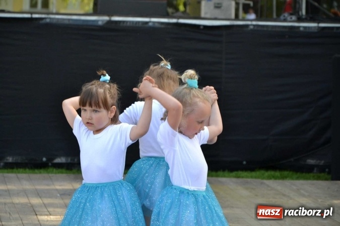 Zdjęcie w galerii na portalu naszraciborz.pl: Udana majówka pod zamkiem w Chałupkach wiadomości z regionu