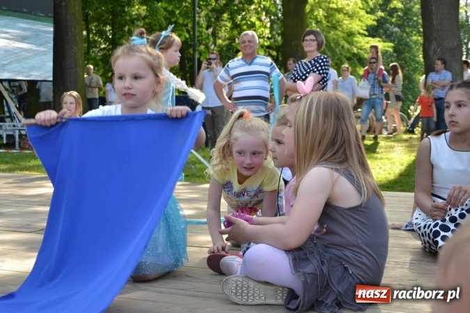 Zdjęcie w galerii na portalu naszraciborz.pl: Udana majówka pod zamkiem w Chałupkach wiadomości z regionu