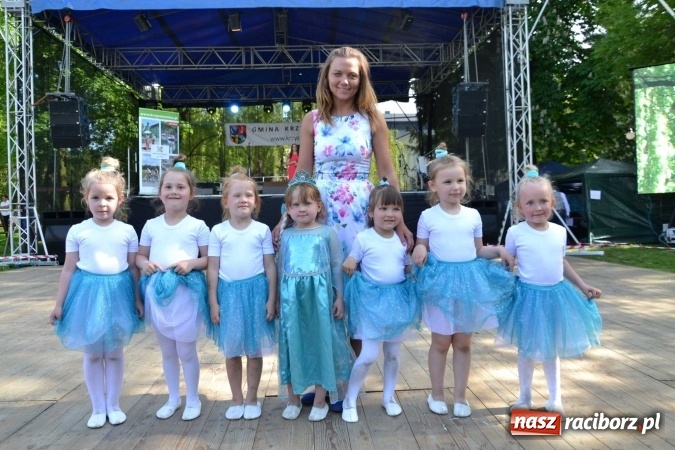 Zdjęcie w galerii na portalu naszraciborz.pl: Udana majówka pod zamkiem w Chałupkach wiadomości z regionu