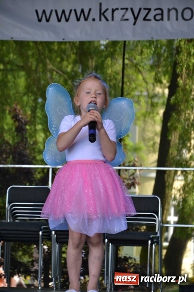 Zdjęcie w galerii na portalu naszraciborz.pl: Udana majówka pod zamkiem w Chałupkach wiadomości z regionu