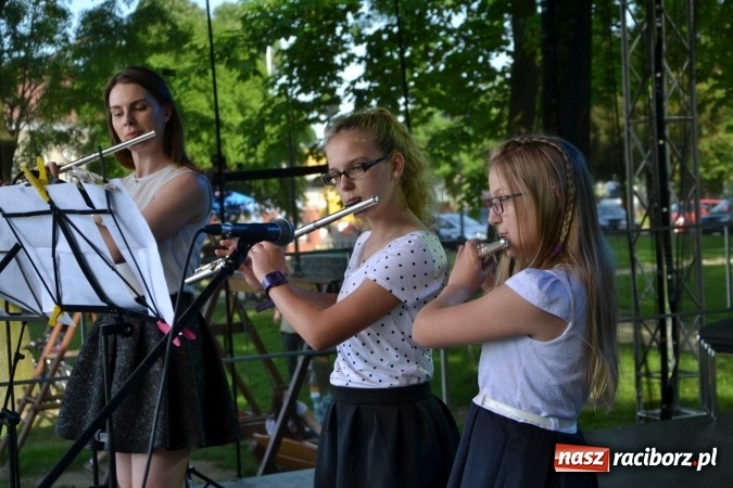 Zdjęcie w galerii na portalu naszraciborz.pl: Udana majówka pod zamkiem w Chałupkach wiadomości z regionu