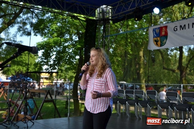 Zdjęcie w galerii na portalu naszraciborz.pl: Udana majówka pod zamkiem w Chałupkach wiadomości z regionu