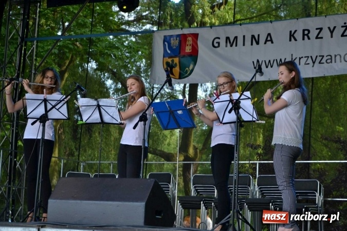 Zdjęcie w galerii na portalu naszraciborz.pl: Udana majówka pod zamkiem w Chałupkach wiadomości z regionu