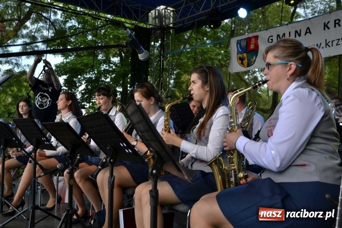 Zdjęcie w galerii na portalu naszraciborz.pl: Udana majówka pod zamkiem w Chałupkach wiadomości z regionu