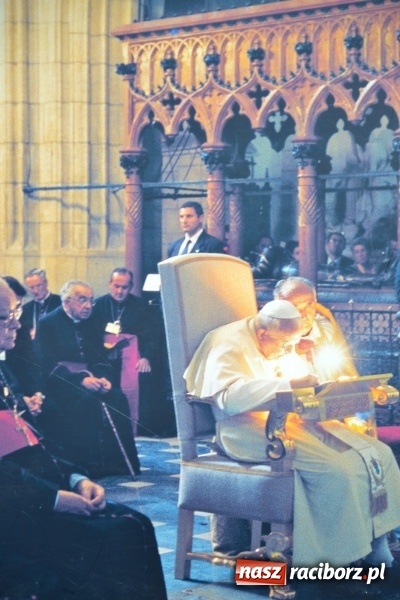 Zdjęcie w galerii na portalu naszraciborz.pl: 96. rocznica urodzin św. Jana Pawła II - obchody na zamku wiadomości z regionu