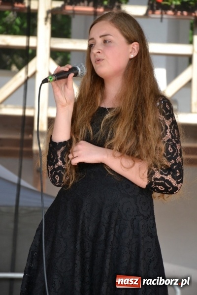 Zdjęcie w galerii na portalu naszraciborz.pl: 96. rocznica urodzin św. Jana Pawła II - obchody na zamku wiadomości z regionu