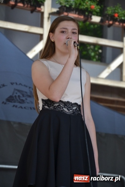 Zdjęcie w galerii na portalu naszraciborz.pl: 96. rocznica urodzin św. Jana Pawła II - obchody na zamku wiadomości z regionu