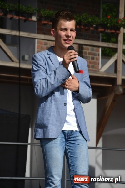 Zdjęcie w galerii na portalu naszraciborz.pl: 96. rocznica urodzin św. Jana Pawła II - obchody na zamku wiadomości z regionu