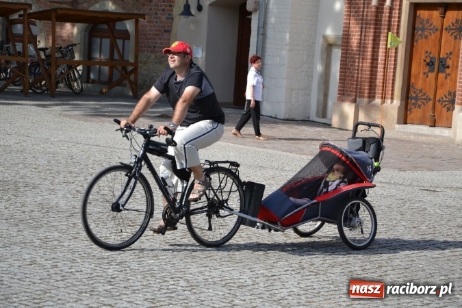 Zdjęcie w galerii na portalu naszraciborz.pl: 96. rocznica urodzin św. Jana Pawła II - obchody na zamku wiadomości z regionu