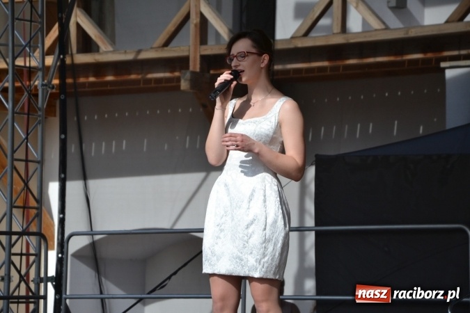 Zdjęcie w galerii na portalu naszraciborz.pl: 96. rocznica urodzin św. Jana Pawła II - obchody na zamku wiadomości z regionu