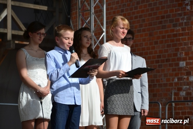 Zdjęcie w galerii na portalu naszraciborz.pl: 96. rocznica urodzin św. Jana Pawła II - obchody na zamku wiadomości z regionu