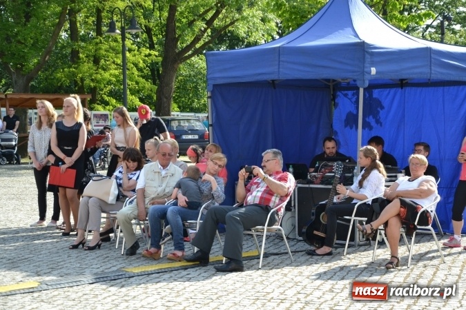 Zdjęcie w galerii na portalu naszraciborz.pl: 96. rocznica urodzin św. Jana Pawła II - obchody na zamku wiadomości z regionu