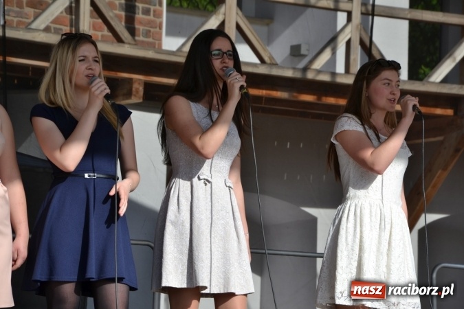 Zdjęcie w galerii na portalu naszraciborz.pl: 96. rocznica urodzin św. Jana Pawła II - obchody na zamku wiadomości z regionu