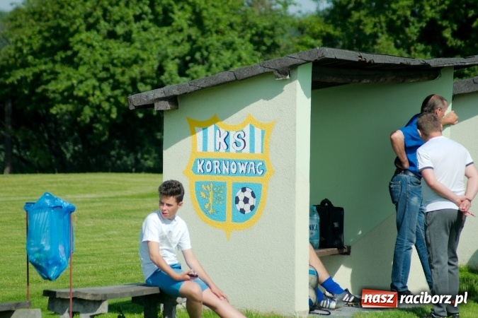 Zdjęcie w galerii na portalu naszraciborz.pl: Wiosenna passa Kornowaca przerwana. Trzy punkty pojechały do Krzyżkowic wiadomości z regionu