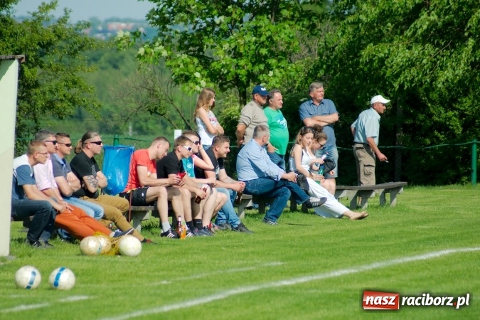 Zdjęcie w galerii na portalu naszraciborz.pl: Wiosenna passa Kornowaca przerwana. Trzy punkty pojechały do Krzyżkowic wiadomości z regionu