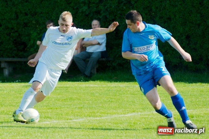 Zdjęcie w galerii na portalu naszraciborz.pl: Wiosenna passa Kornowaca przerwana. Trzy punkty pojechały do Krzyżkowic wiadomości z regionu