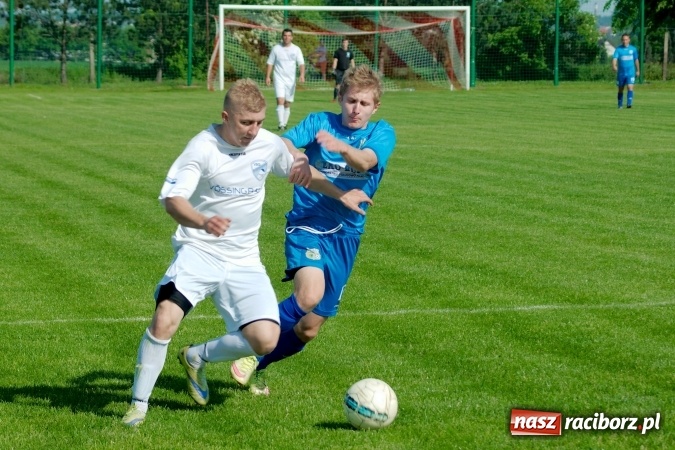 Zdjęcie w galerii na portalu naszraciborz.pl: Wiosenna passa Kornowaca przerwana. Trzy punkty pojechały do Krzyżkowic wiadomości z regionu