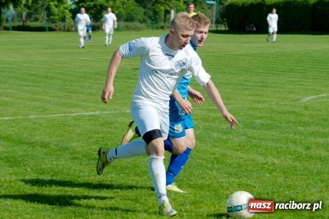 Zdjęcie w galerii na portalu naszraciborz.pl: Wiosenna passa Kornowaca przerwana. Trzy punkty pojechały do Krzyżkowic wiadomości z regionu