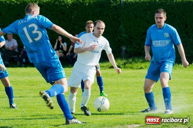 Zdjęcie w galerii na portalu naszraciborz.pl: Wiosenna passa Kornowaca przerwana. Trzy punkty pojechały do Krzyżkowic wiadomości z regionu