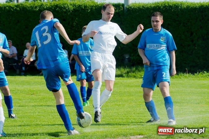 Zdjęcie w galerii na portalu naszraciborz.pl: Wiosenna passa Kornowaca przerwana. Trzy punkty pojechały do Krzyżkowic wiadomości z regionu