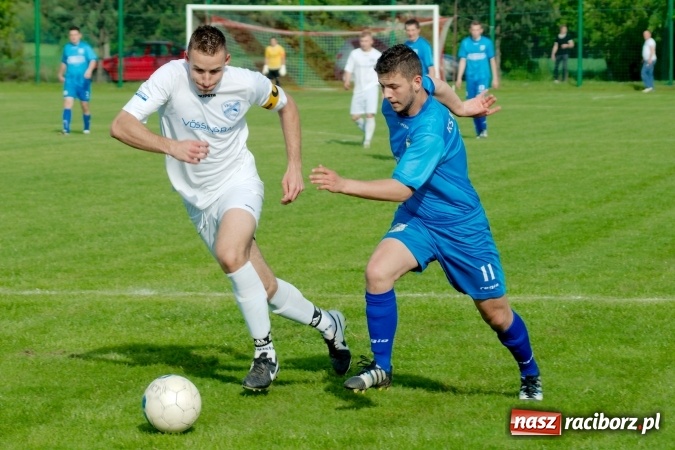 Zdjęcie w galerii na portalu naszraciborz.pl: Wiosenna passa Kornowaca przerwana. Trzy punkty pojechały do Krzyżkowic wiadomości z regionu