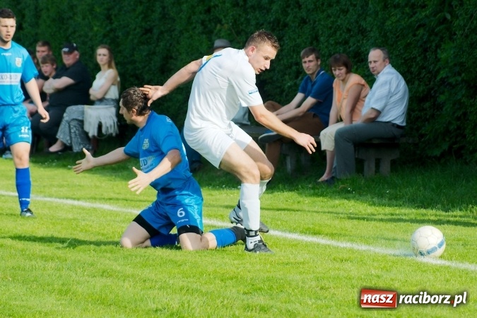 Zdjęcie w galerii na portalu naszraciborz.pl: Wiosenna passa Kornowaca przerwana. Trzy punkty pojechały do Krzyżkowic wiadomości z regionu