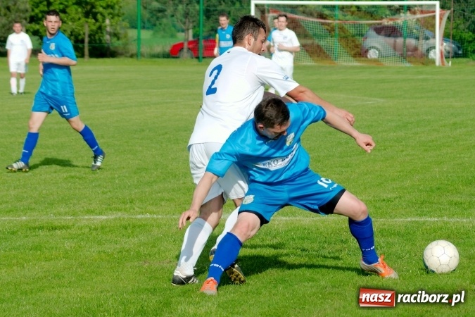 Zdjęcie w galerii na portalu naszraciborz.pl: Wiosenna passa Kornowaca przerwana. Trzy punkty pojechały do Krzyżkowic wiadomości z regionu