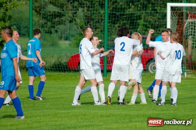 Zdjęcie w galerii na portalu naszraciborz.pl: Wiosenna passa Kornowaca przerwana. Trzy punkty pojechały do Krzyżkowic wiadomości z regionu