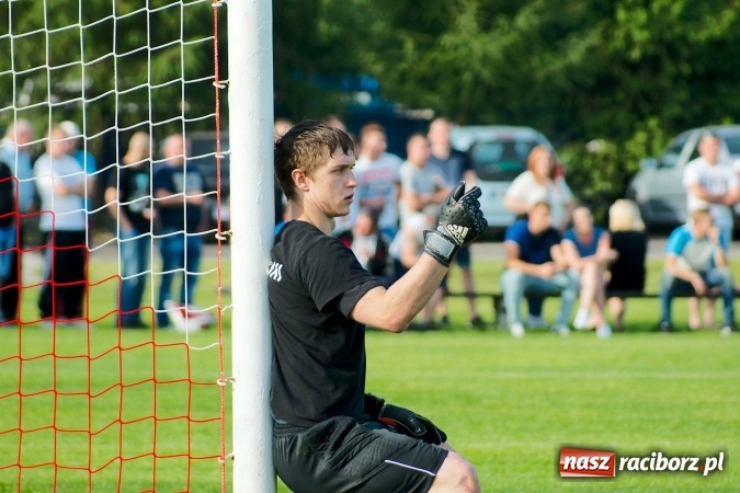 Zdjęcie w galerii na portalu naszraciborz.pl: Wiosenna passa Kornowaca przerwana. Trzy punkty pojechały do Krzyżkowic wiadomości z regionu