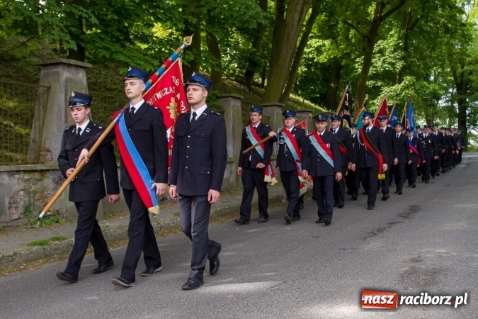 Zdjęcie w galerii na portalu naszraciborz.pl: 80 lat OSP Krowiarki - uroczysty apel i festyn wiadomości z regionu