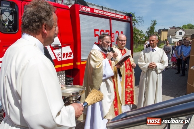 Zdjęcie w galerii na portalu naszraciborz.pl: 80 lat OSP Krowiarki - uroczysty apel i festyn wiadomości z regionu
