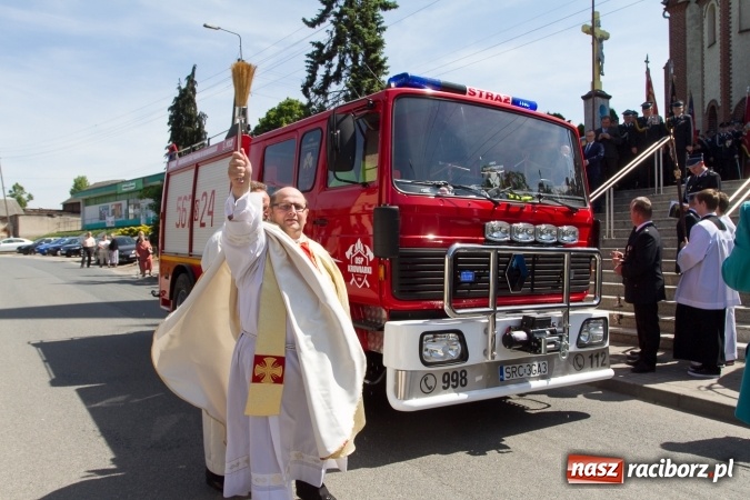 Zdjęcie w galerii na portalu naszraciborz.pl: 80 lat OSP Krowiarki - uroczysty apel i festyn wiadomości z regionu